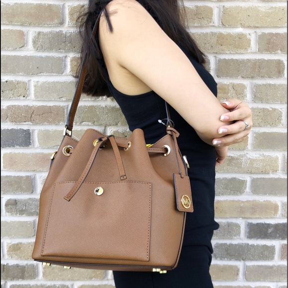 Gaby’sBags👜💕-NWT Michael Kors Bucket Bag🌸 - Picture 2 of 8